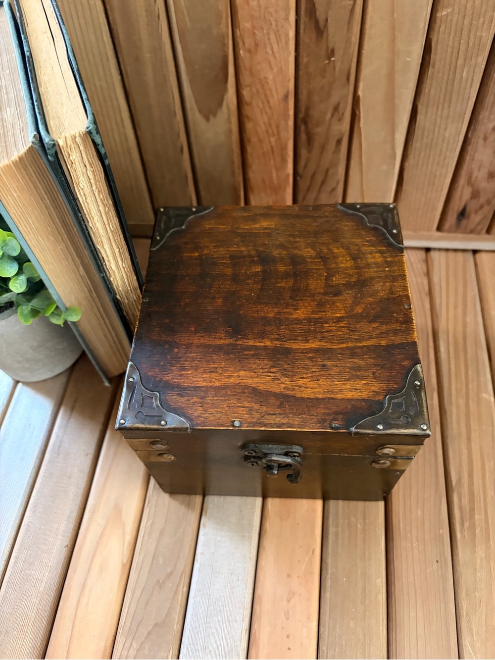 Vintage Wooden Rustic Keepsake Box w/Brass Hardware, Small Treasure Chest - Picture 3 of 7